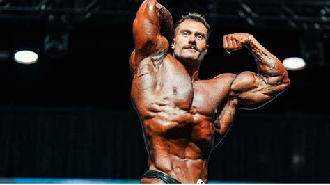 “If Your Dad Starts Competing You’re Done”: Chris Bumstead’s。